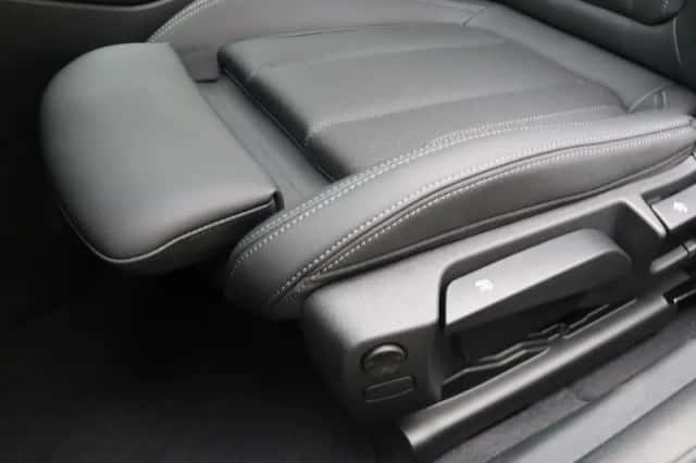 BMW i4 (2026) thumbnail 16
