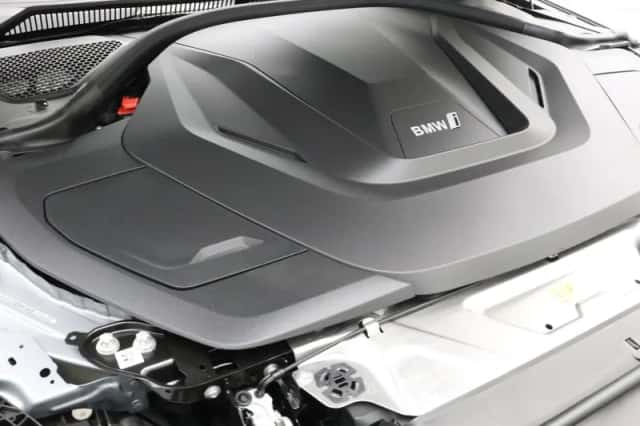 BMW i4 (2026) thumbnail 4