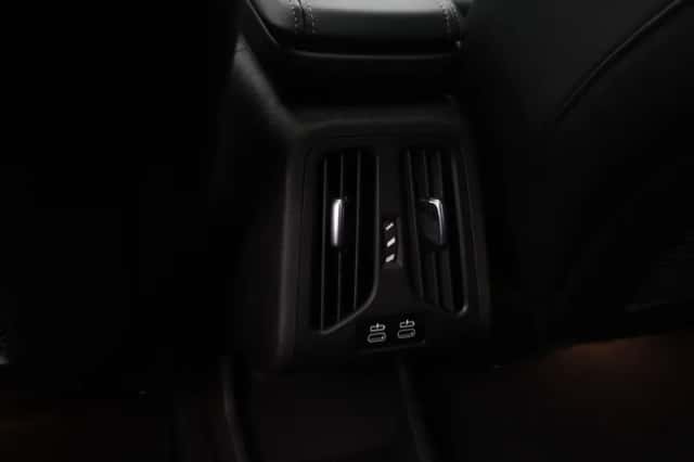 BMW iX1 (2024) thumbnail 19