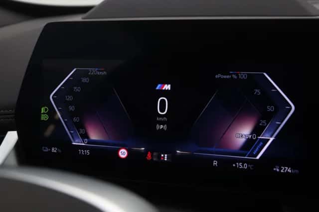 BMW iX1 (2024) thumbnail 3