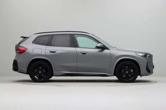 BMW iX1 (2024) thumbnail 7