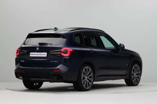 BMW X3 (2023) thumbnail 9