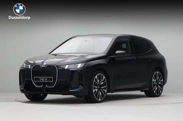 BMW iX (2026) thumbnail 1