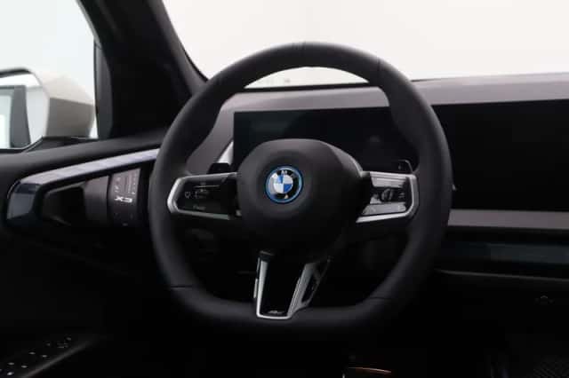 BMW X3 (2025) thumbnail 2