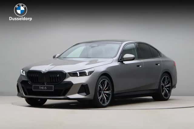 BMW i5 (2026) thumbnail 1