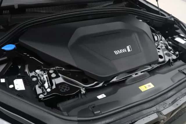 BMW iX2 (2026) thumbnail 4