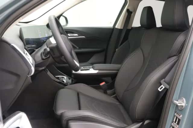 BMW iX1 (2026) thumbnail 5