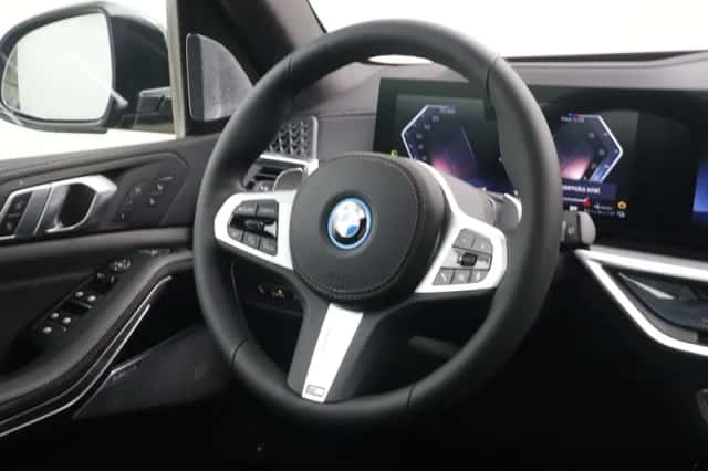 BMW X5 (2026) thumbnail 2