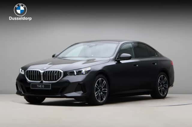 BMW i5 (2026) thumbnail 1