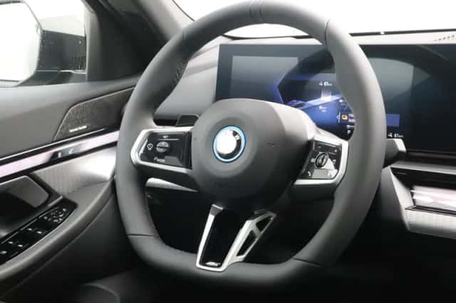 BMW i5 (2026) thumbnail 2