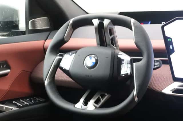 BMW iX3 (2026) thumbnail 2