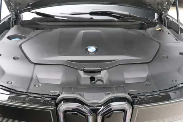 BMW iX3 (2026) thumbnail 4