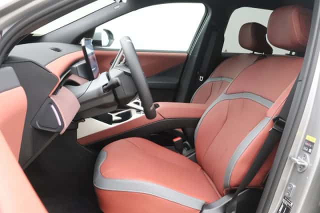 BMW iX3 (2026) thumbnail 5