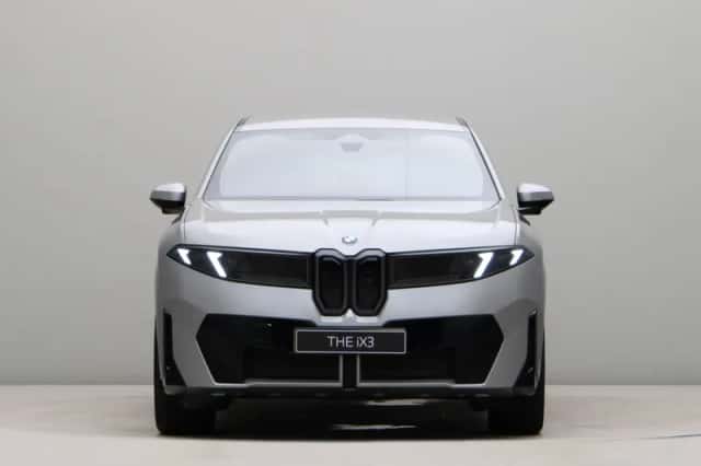 BMW iX3 (2026) thumbnail 6