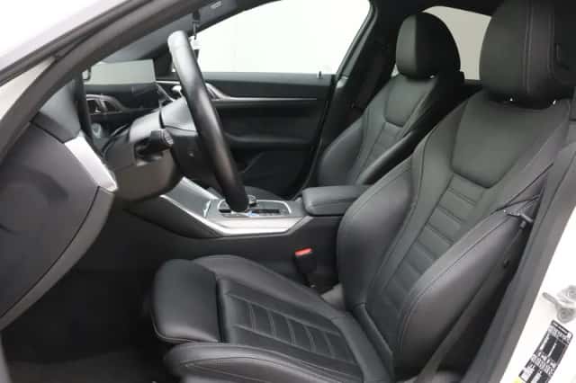 BMW i4 (2023) thumbnail 4