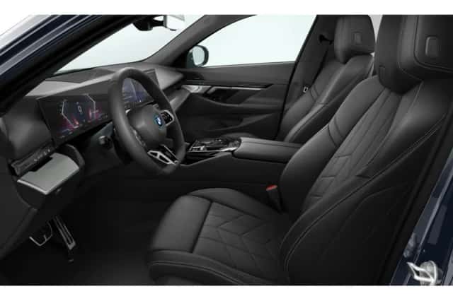 BMW i5 (2026) thumbnail 3