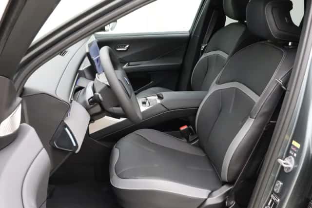 BMW iX3 (2026) thumbnail 5