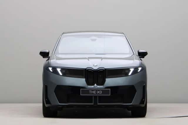 BMW iX3 (2026) thumbnail 6