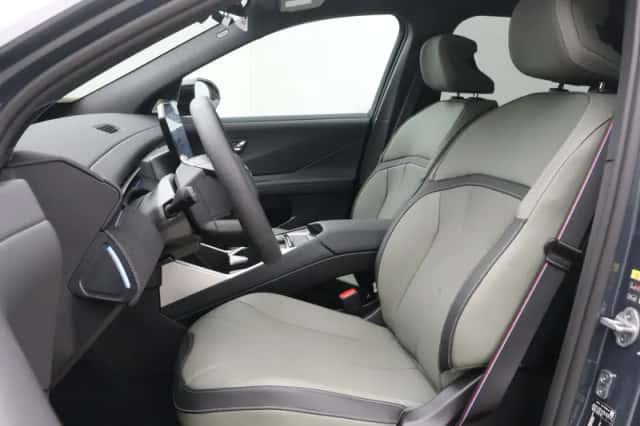 BMW iX3 (2026) thumbnail 5