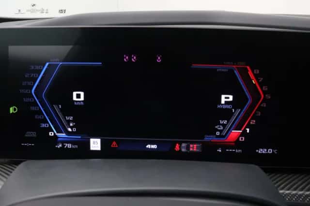 BMW XM (2026) thumbnail 3