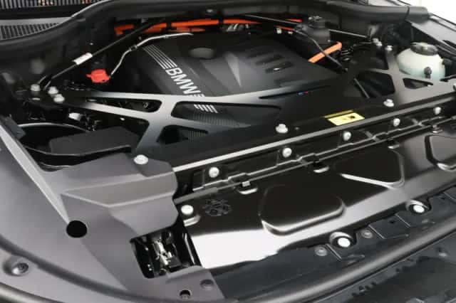 BMW XM (2026) thumbnail 4