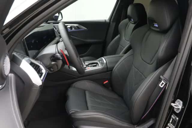 BMW XM (2026) thumbnail 5