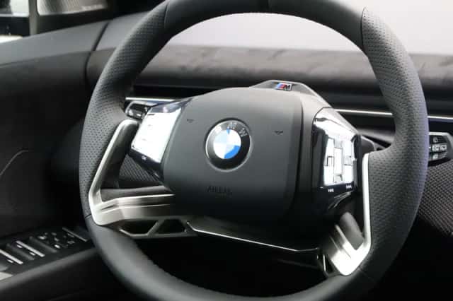 BMW iX3 (2026) thumbnail 2