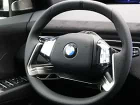 BMW iX3 (2026) thumbnail 2