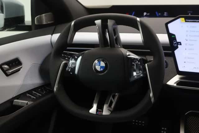 BMW iX3 (2026) thumbnail 2