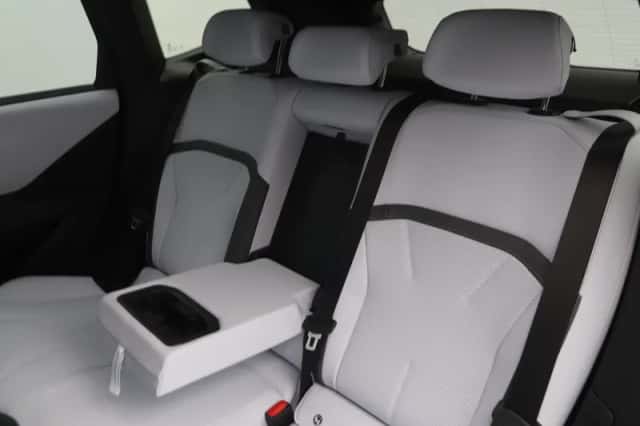 BMW iX3 (2026) thumbnail 16