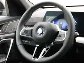 BMW iX2 (2025) thumbnail 2