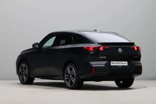 BMW iX2 (2025) thumbnail 11