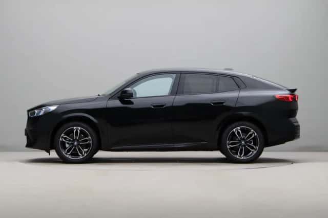 BMW iX2 (2025) thumbnail 12