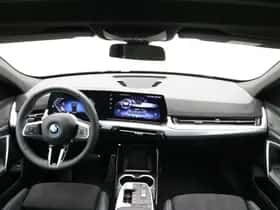 BMW iX2 (2025) thumbnail 13