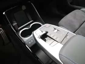 BMW iX2 (2025) thumbnail 18