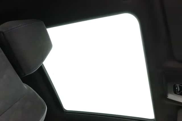 BMW iX2 (2025) thumbnail 24