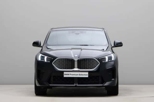 BMW iX2 (2025) thumbnail 6