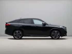 BMW iX2 (2025) thumbnail 8