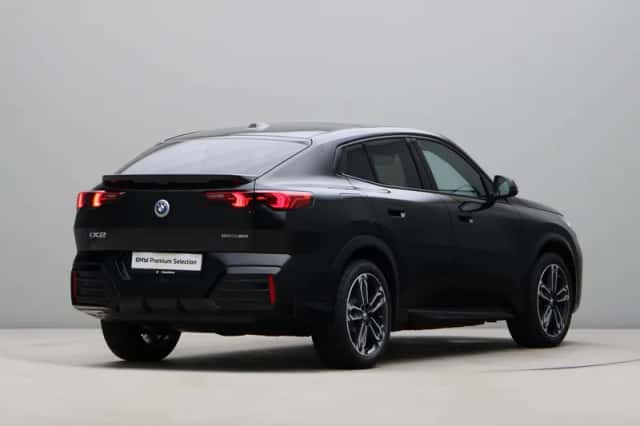 BMW iX2 (2025) thumbnail 9