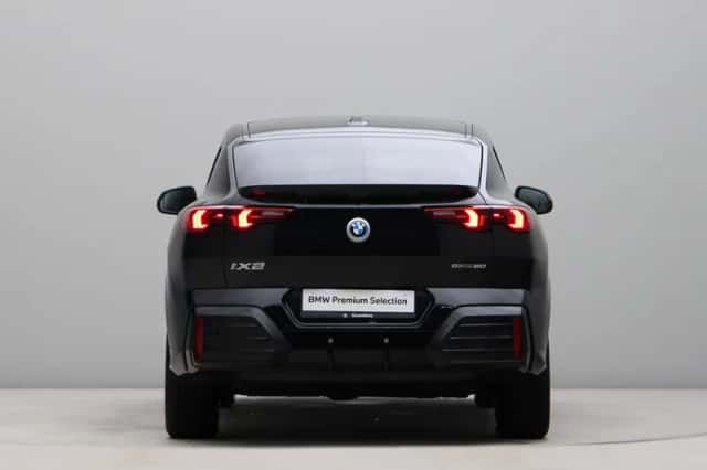 BMW iX2 (2025) thumbnail 10