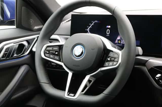 BMW i4 (2025) thumbnail 2