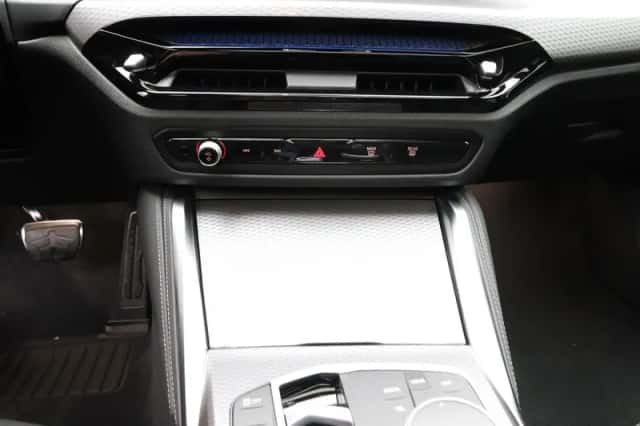 BMW i4 (2025) thumbnail 14