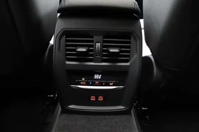 BMW i4 (2025) thumbnail 18