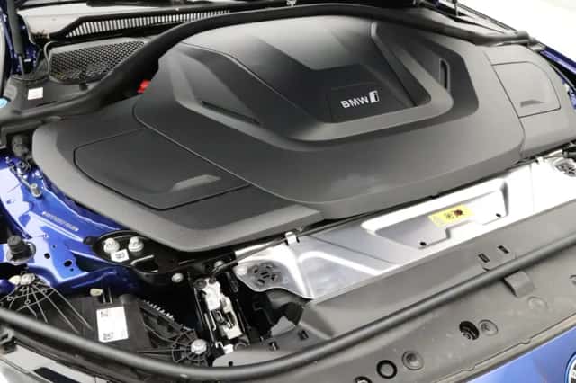 BMW i4 (2025) thumbnail 4