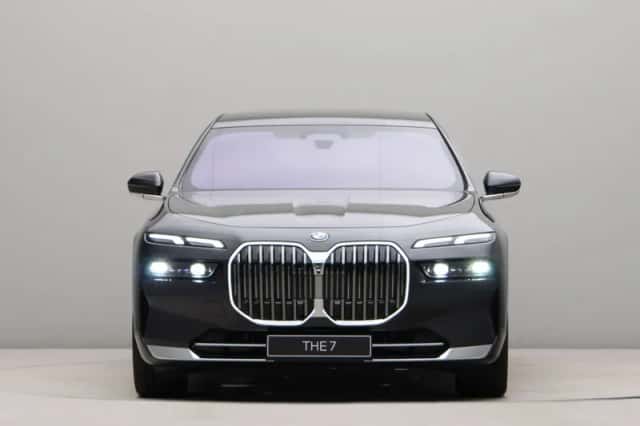 BMW 7-Serie (2025) thumbnail 6