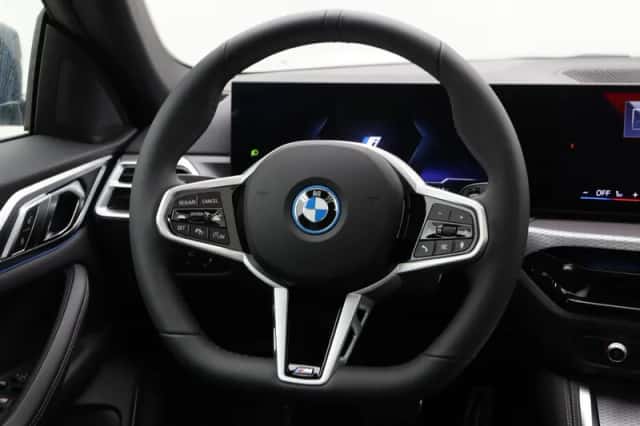 BMW i4 (2025) thumbnail 2