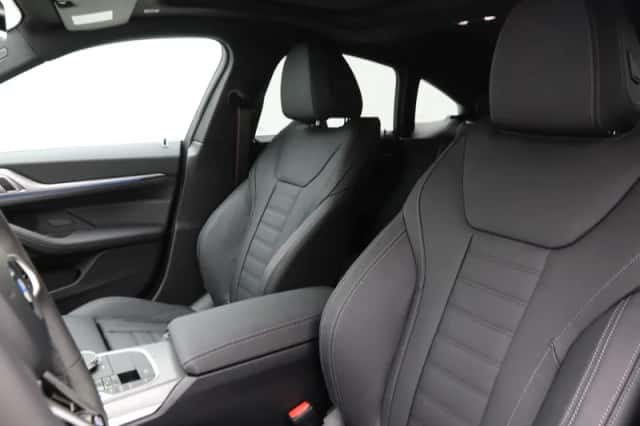 BMW i4 (2025) thumbnail 4