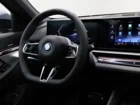BMW i5 (2026) thumbnail 2