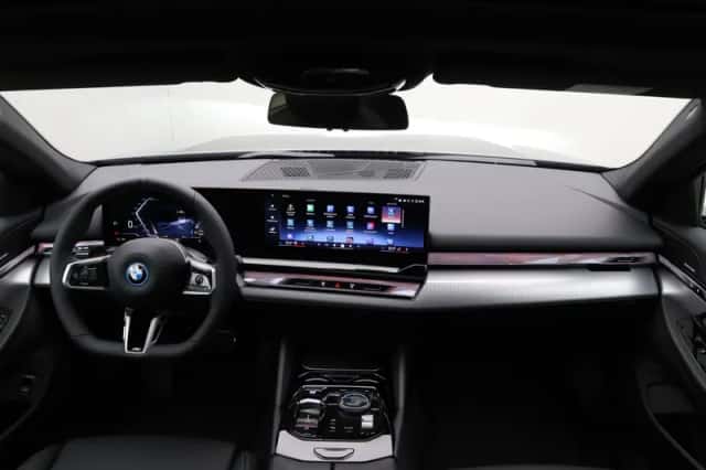 BMW i5 (2026) thumbnail 13