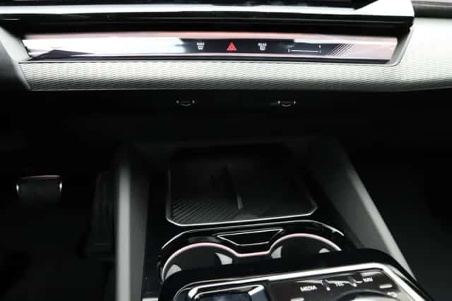 BMW i5 (2026) thumbnail 14